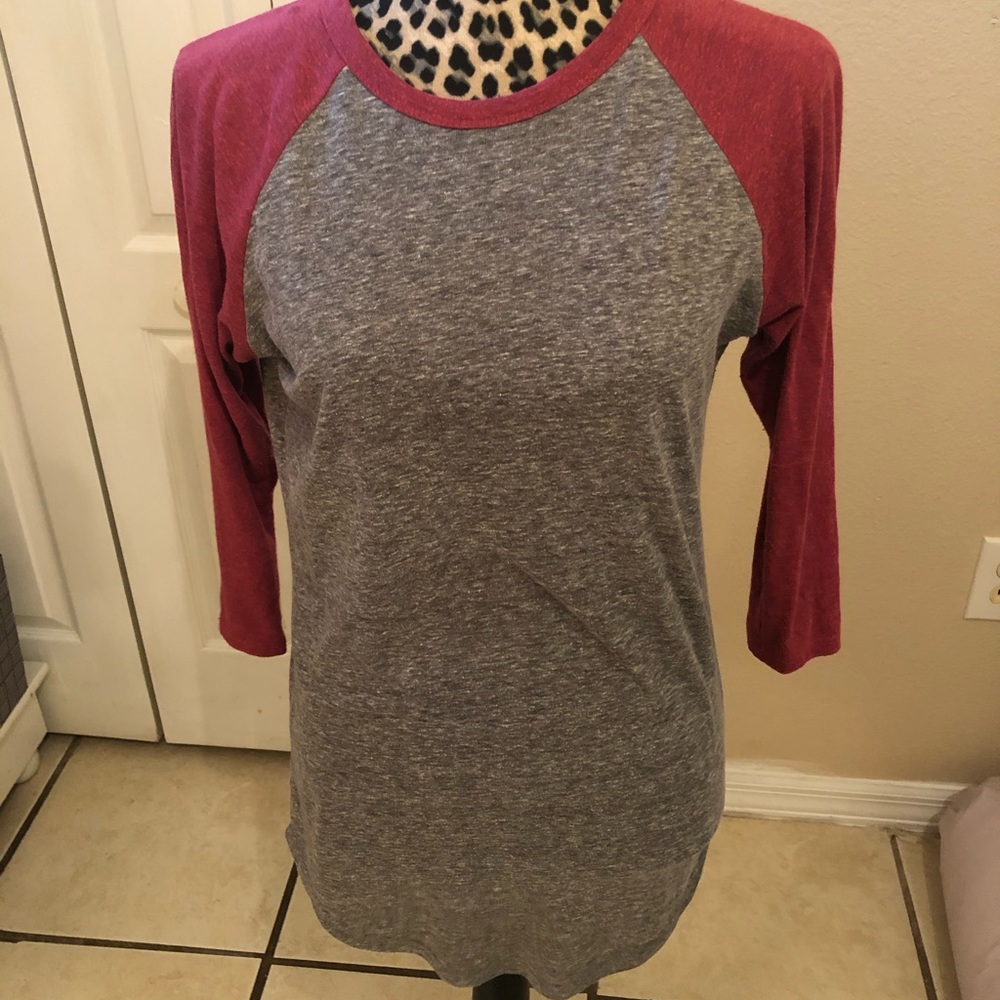 LuLaRoe XS Randy tee